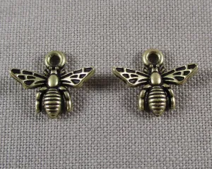 Bee Charm Gold Tone 5pcs (C144)