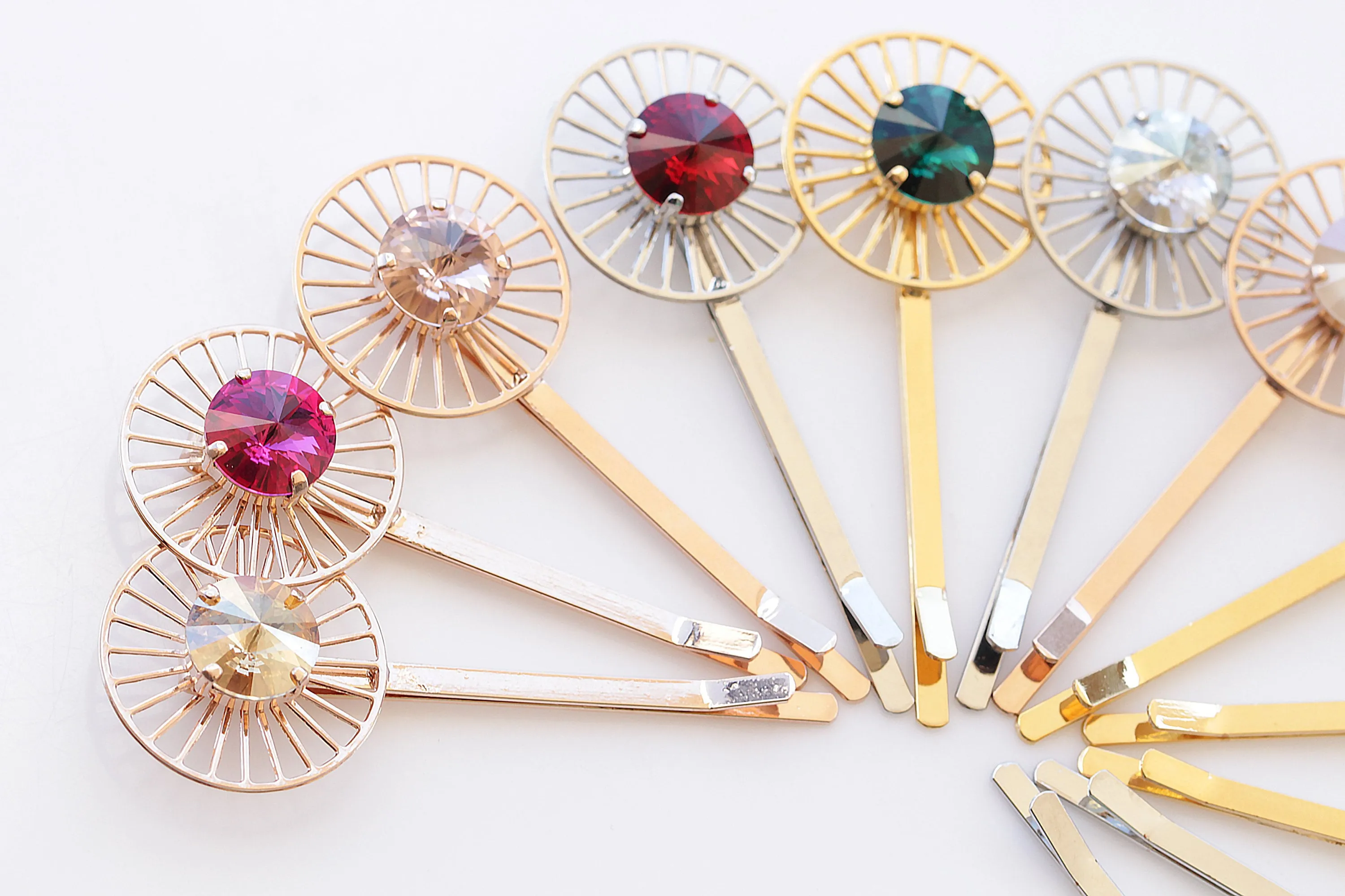 COLORFUL BOBBY PINS