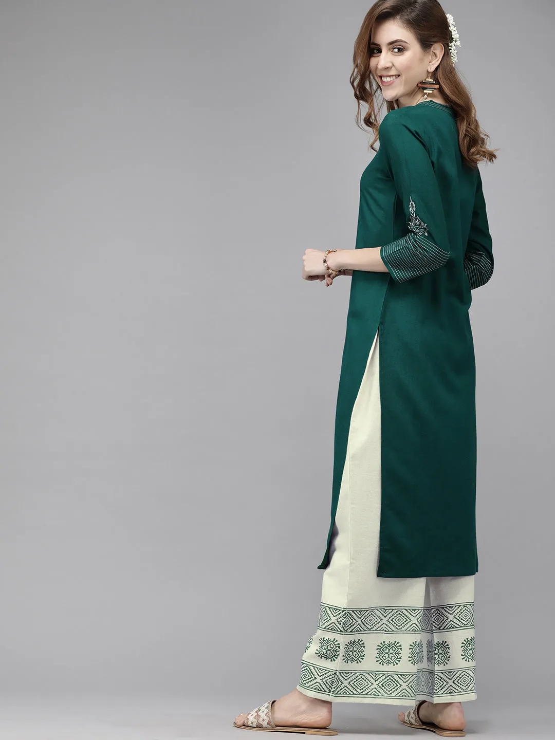 Women Green & Off-White Embroidered Kurta Set